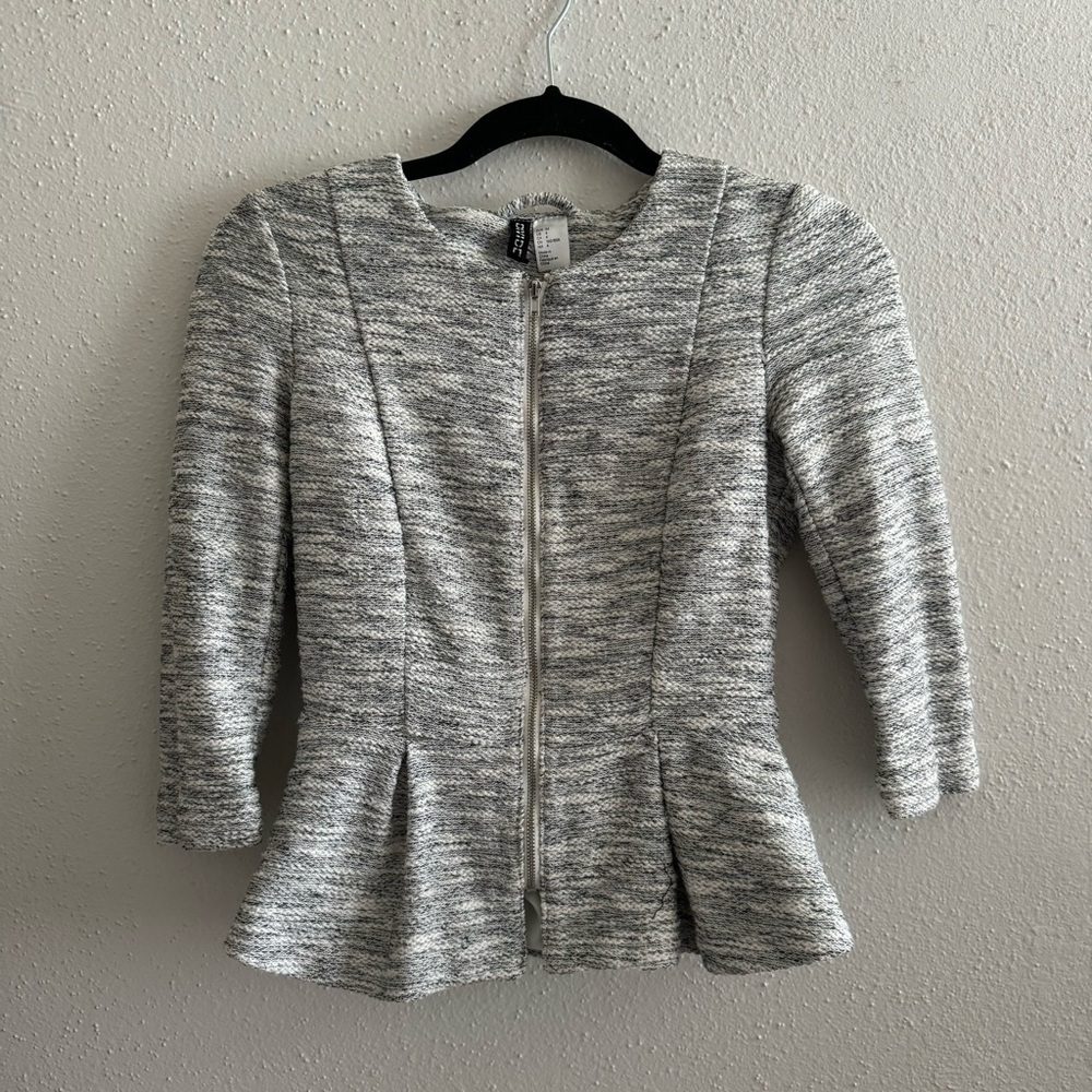 H&M Divided Gray Peplum Zip-Up Blazer โ Size 4
